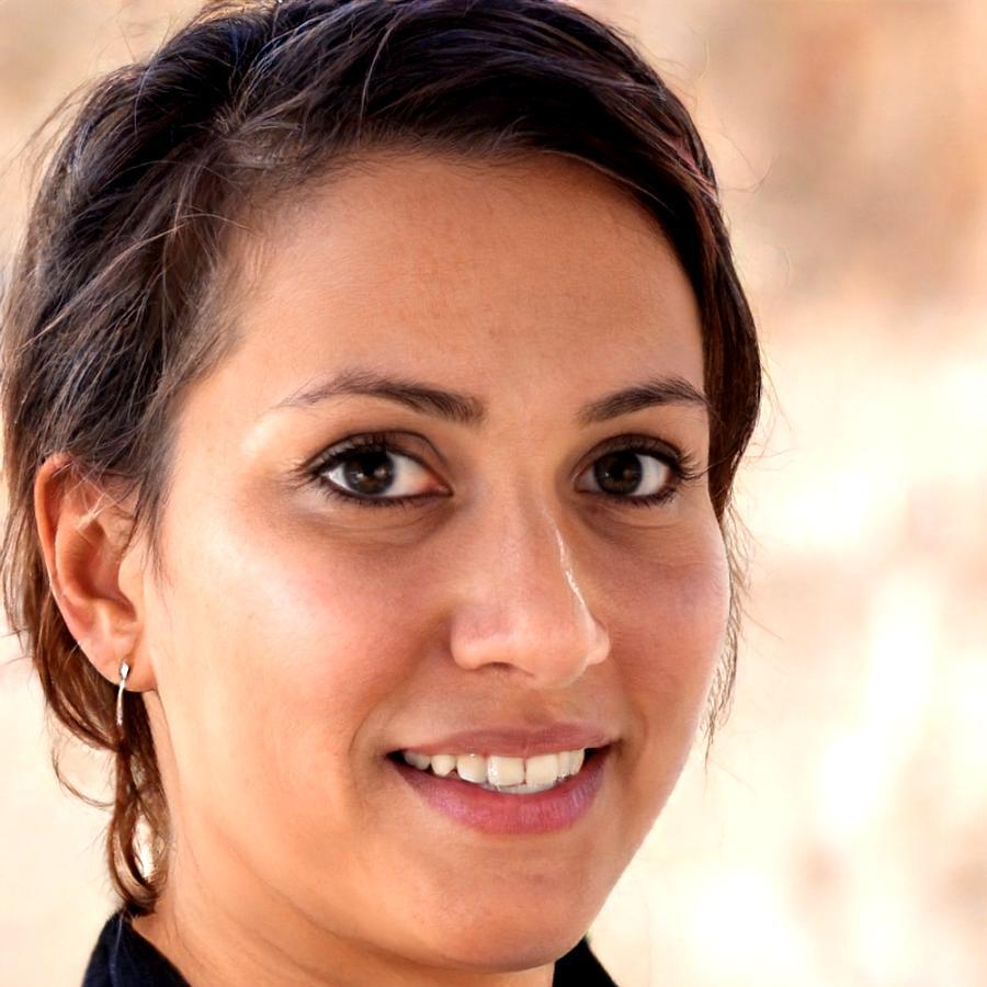 María Elena Vásquez, experta en educación financiera